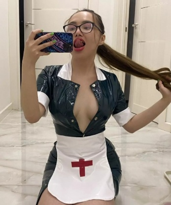 Я предлагаю широкий выбор услуг, чтобы удовлетворить все твои желания. 😏💋 Я воплотлю в жизнь твои сокровенные фантазии и обеспечу незабываемый опыт. У меня есть много положительных отзывов от моих клиентов, которые оценивают мое профессионализм и умение доставлять удовольствие. Мои фото абсолютно реальные, и ты убедишься в этом, когда увидишь меня лично. Я жду тебя, чтобы сделать нашу встречу незабываемой. Доверься мне, и я подарю тебе настоящий праздник страсти и наслаждения. 🌹💫 2571, 23 года